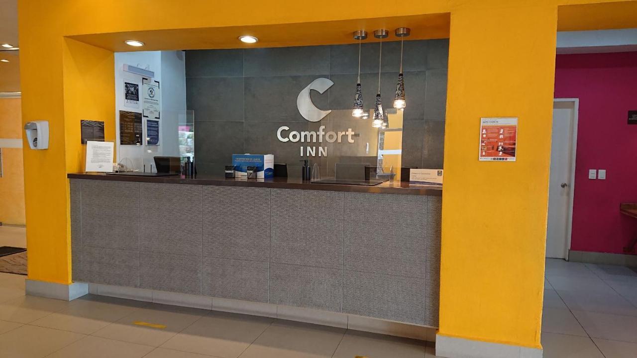 Comfort Inn Monterrey Valle Exterior photo